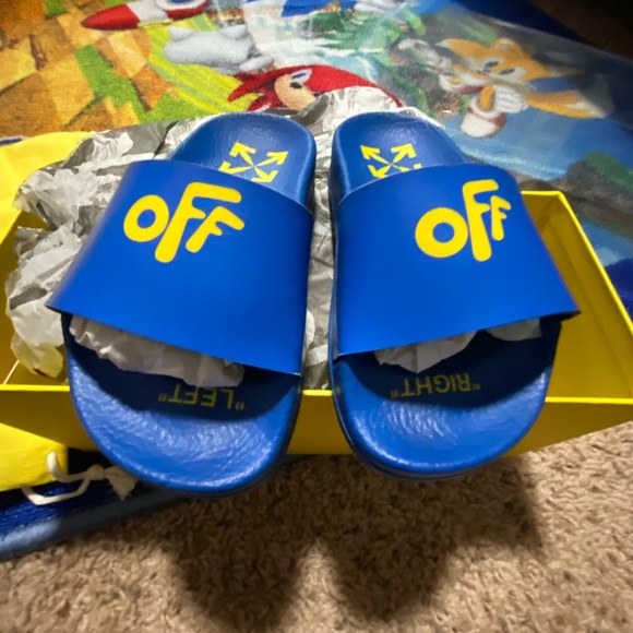 Toddler Designer Slippers Wore Once Sz.26(9) Run Small - Picture 2 of 5